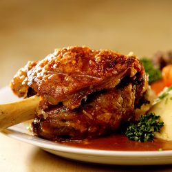 Haxe Buttermarkt Schweinshaxe kleiner