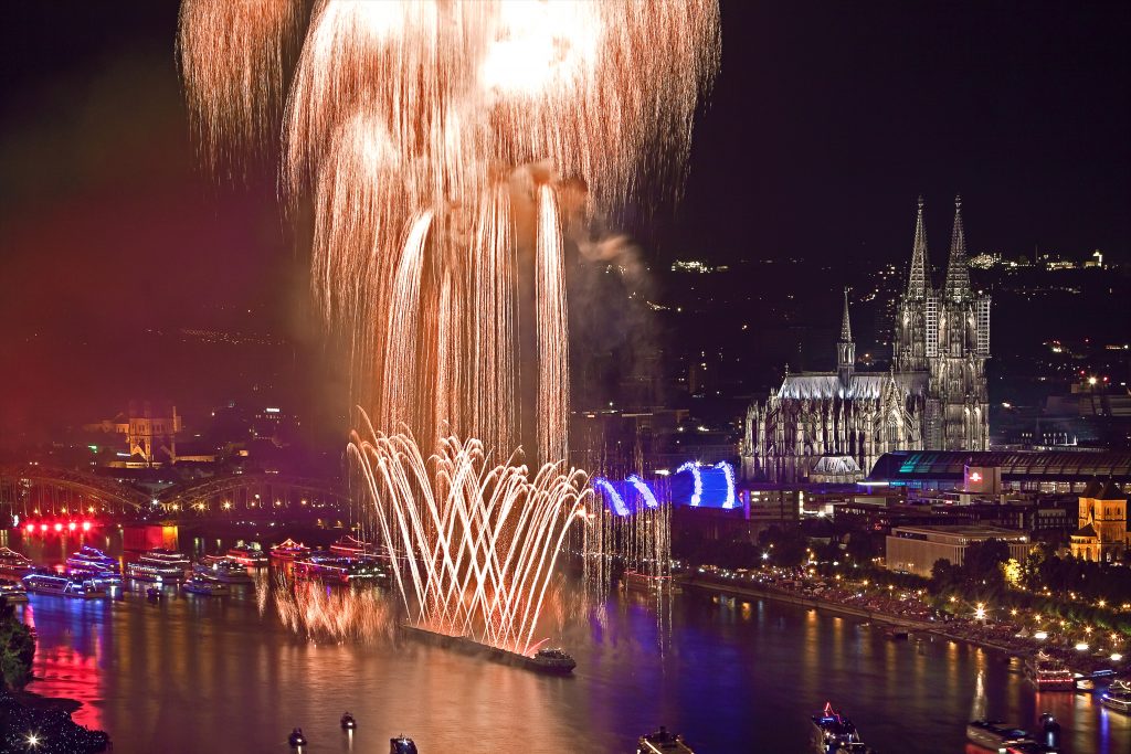 Kölner Lichter 2019 - Kölner Dom - Feuerwerk